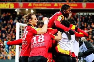 法甲中游较量：朗斯主场迎战巴黎 FC 深度剖析